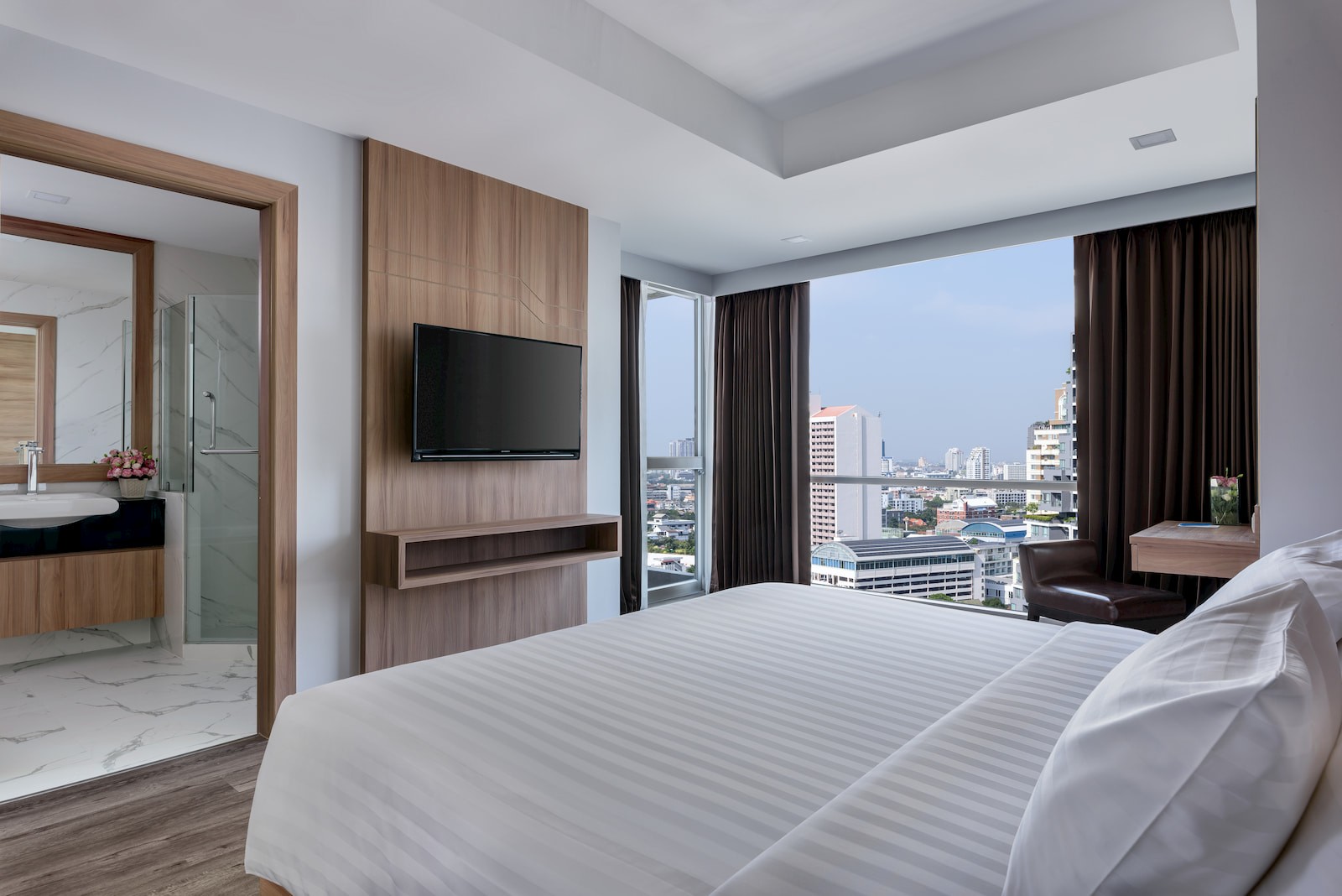 Adelphi Grande Sukhumvit Hotel - Executive One Bedroom Suite Bedroom-04.jpg