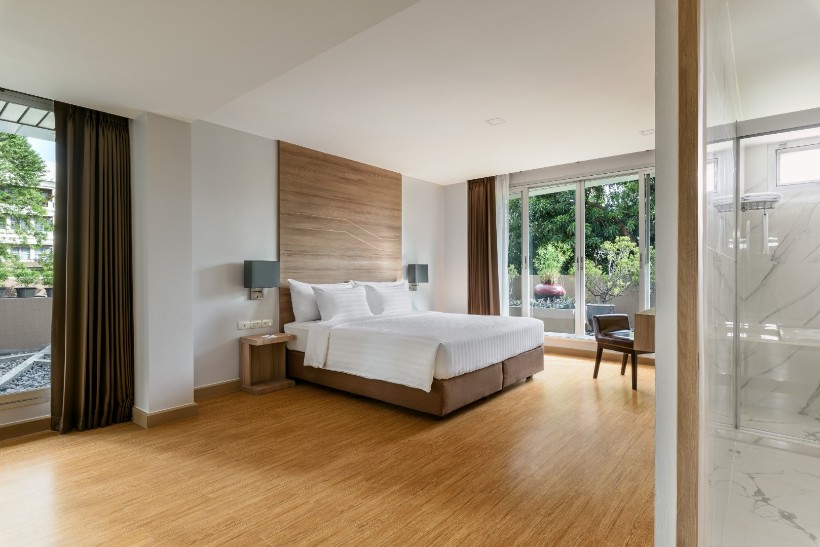 201907 Adelphi Grande Sukhumvit Hotel - Room 403 Bedroom.jpg