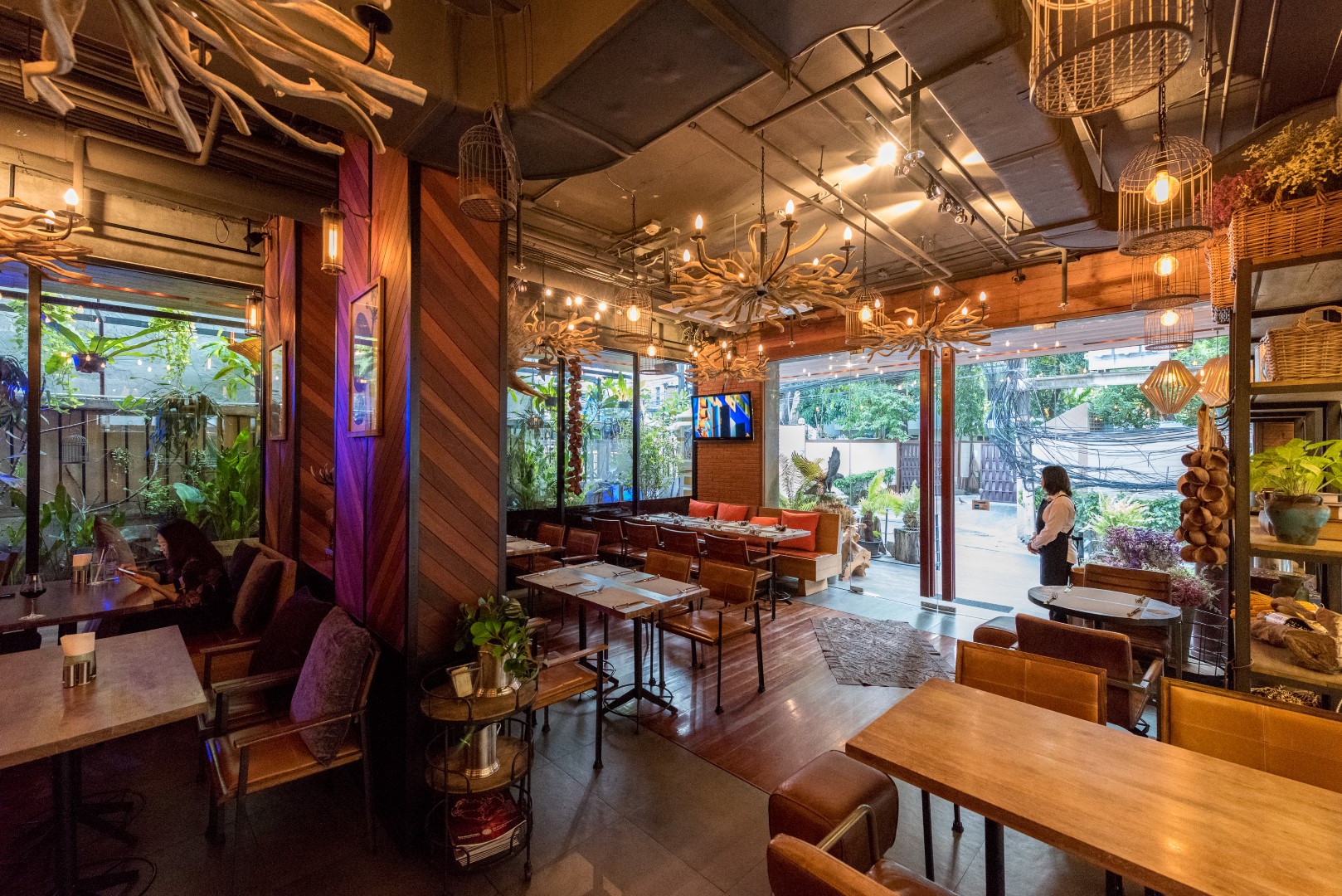Mallard-Restaurant-Ambience-HR-1.jpg