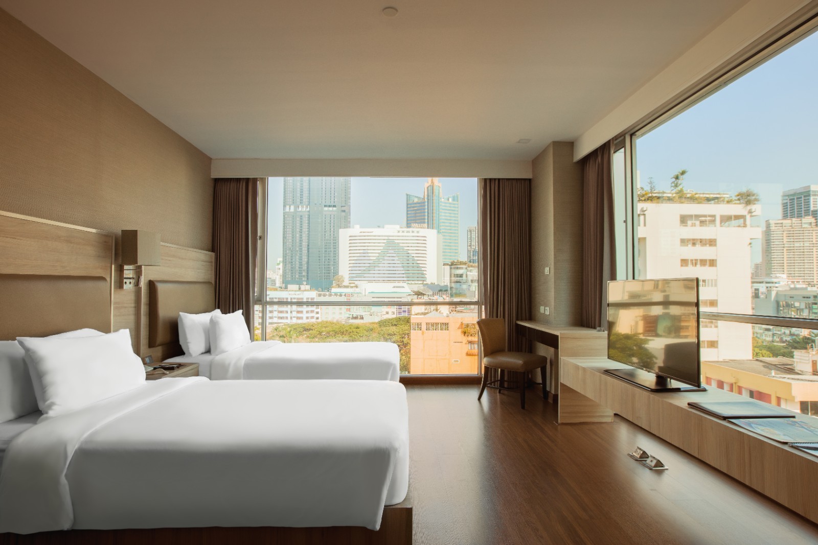 Adelphi-Suite-2r.jpg