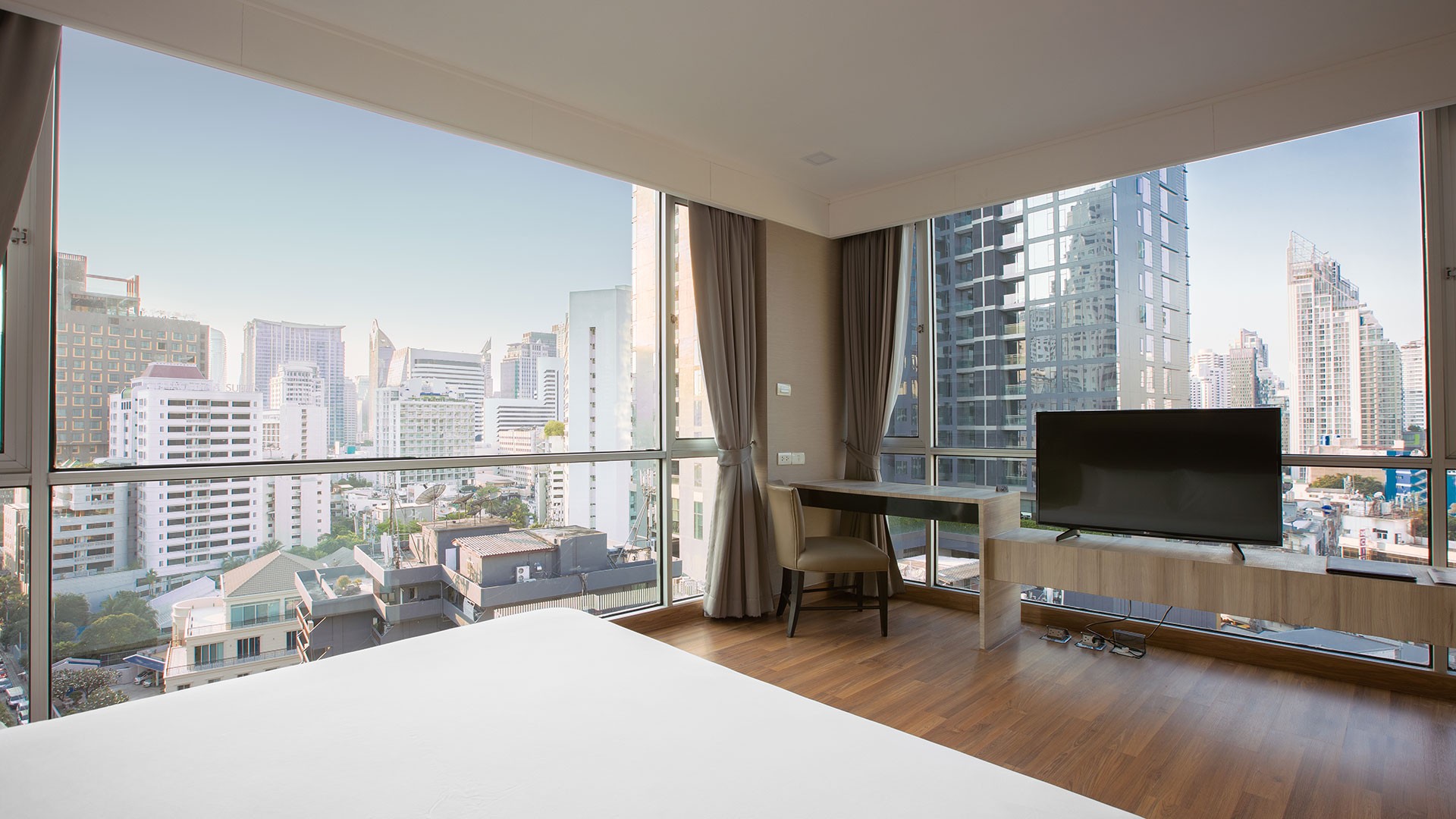 Adelphi-Suite-banner.jpg
